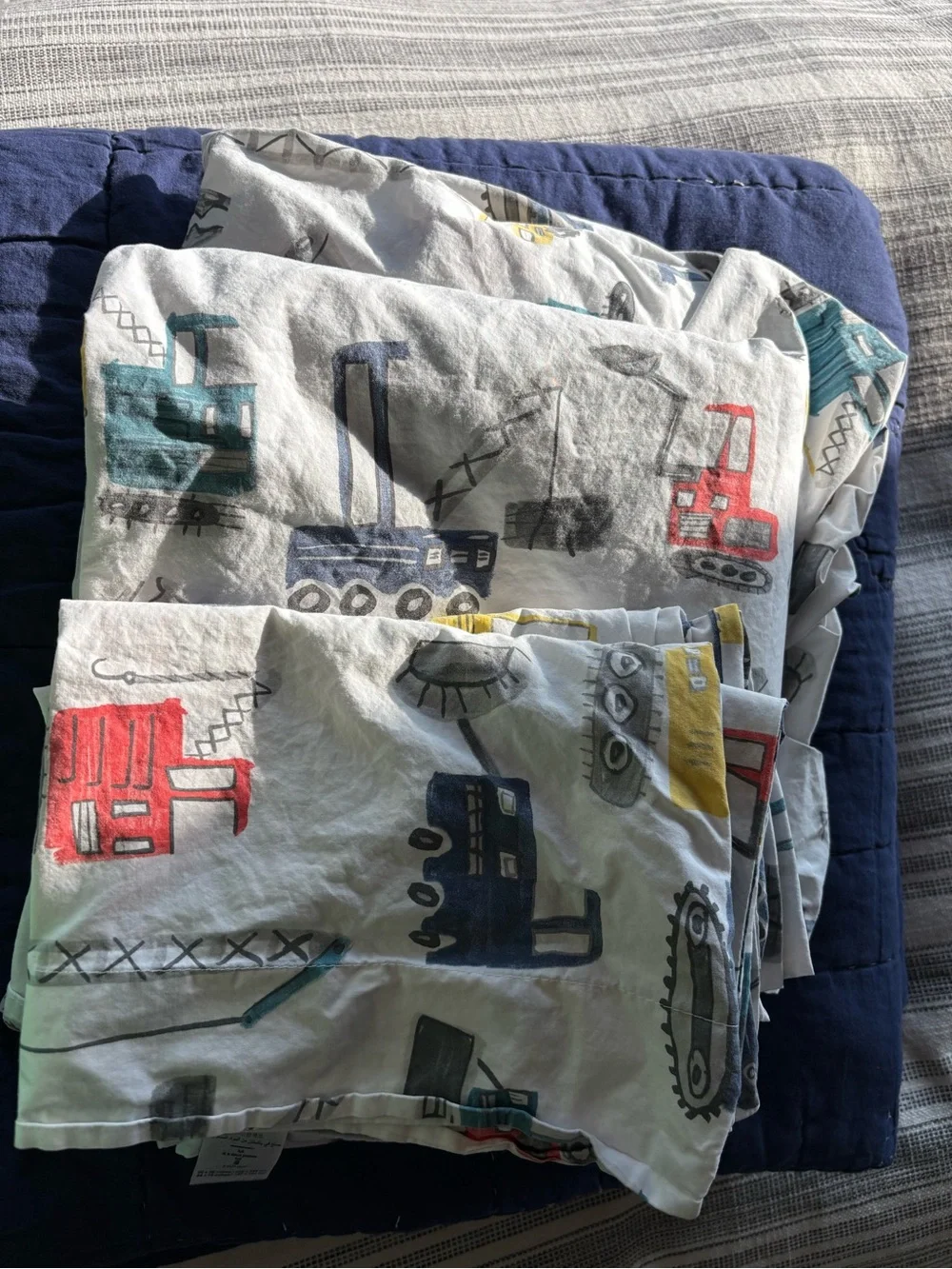 Pottery Barn Jax Construction Quilt (Full/Queen) and sheets (full) and one sham